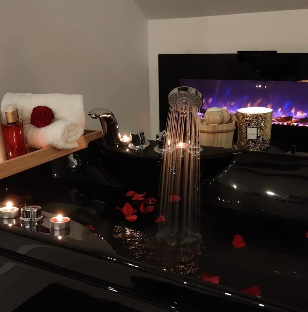 Logement Romantique Et Cosy Charleroi Exterior foto